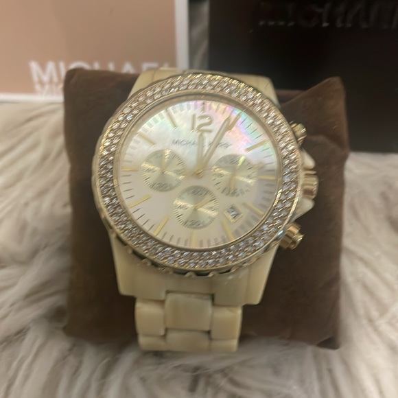 Michael Kors watch - Picture 2 of 3